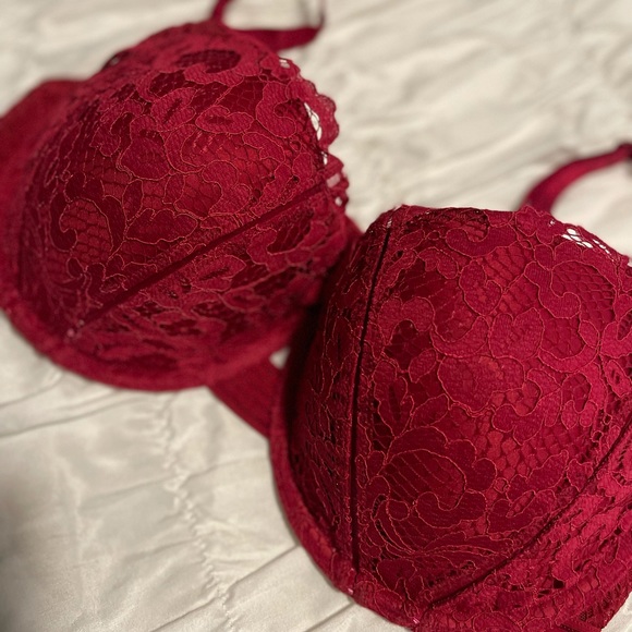 Victoria’s Secret Very Sexy Push-up. 34DD. All over lace - Picture 4 of 4